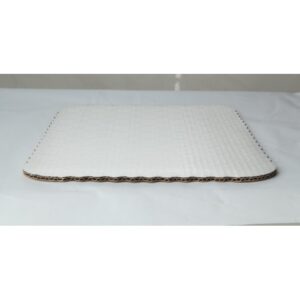 D/W White Scalloped Cake Pads